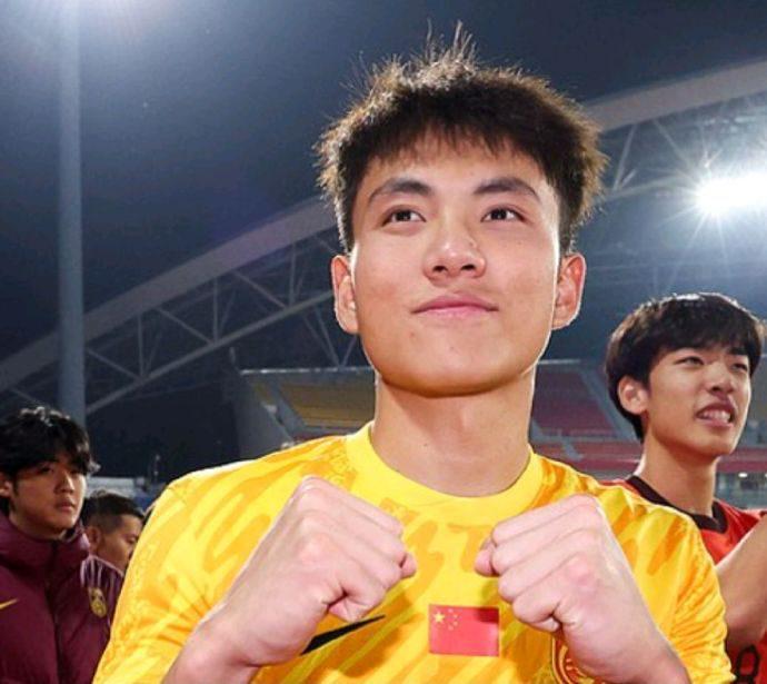 赛事新闻-自信!李昊西语调侃安东尼奥:你来讲两句?安帅:你守的门采我干嘛