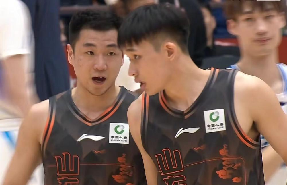 官方入口-山东男篮24分大胜，高诗岩单节15分，鲍威尔29+8陈林坚12分！