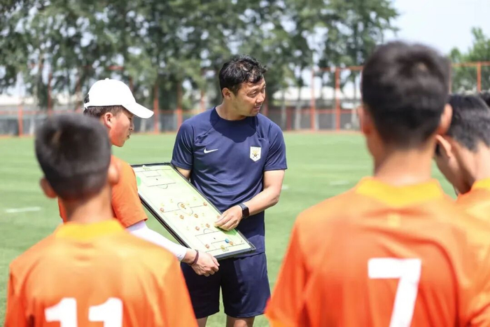 国际足联-专访汪强：扎根基层非终点，而是新起点|足球|国脚|山东泰山|中国足协|青训_新浪体育_新浪新闻